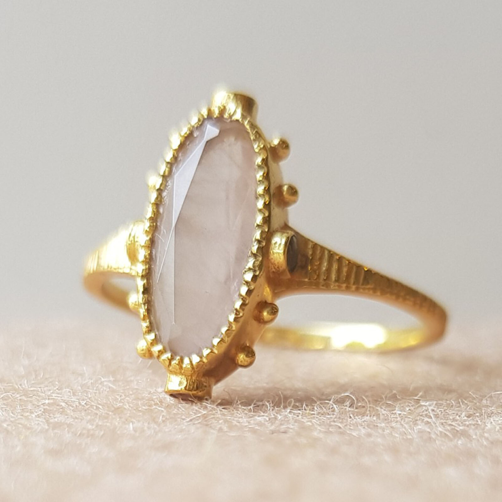 bohemian vergulde ring met rozenkwarts