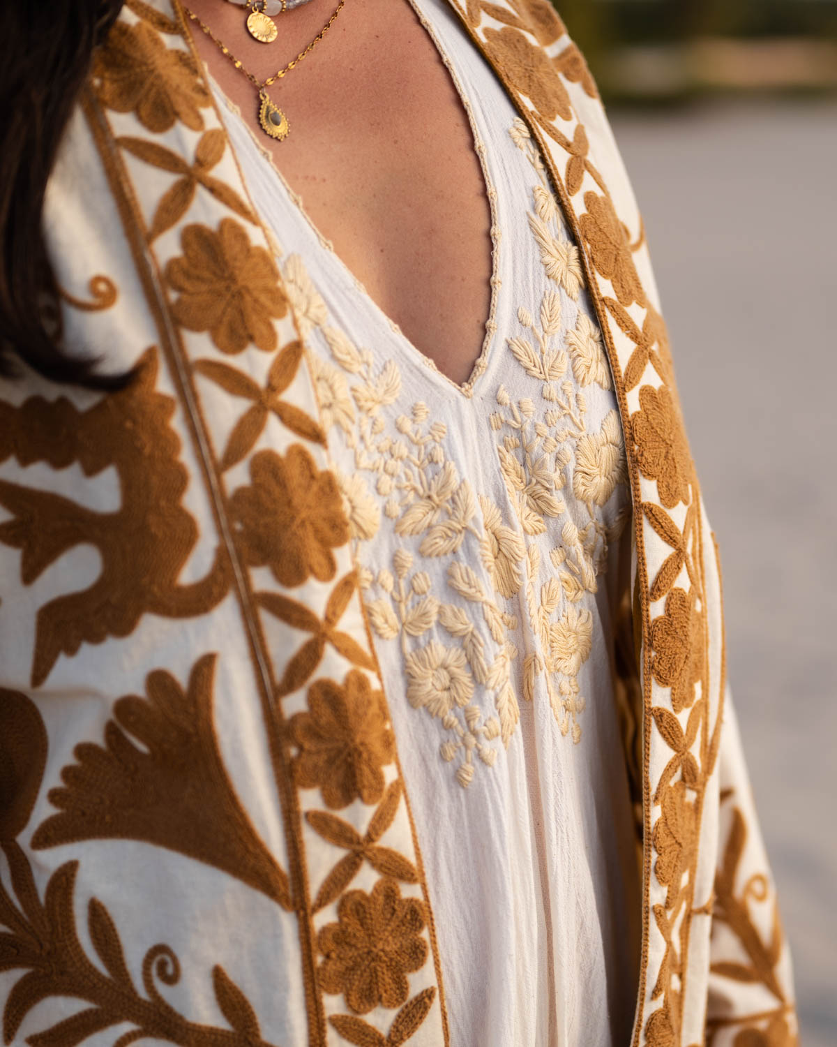 Details jurk en jasje Sumitra