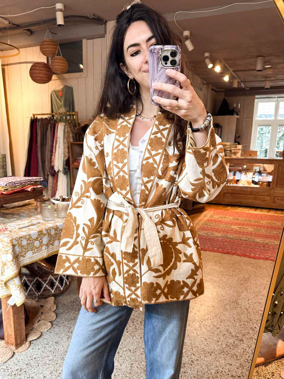 handgemaakt geborduurd jasje sumitra