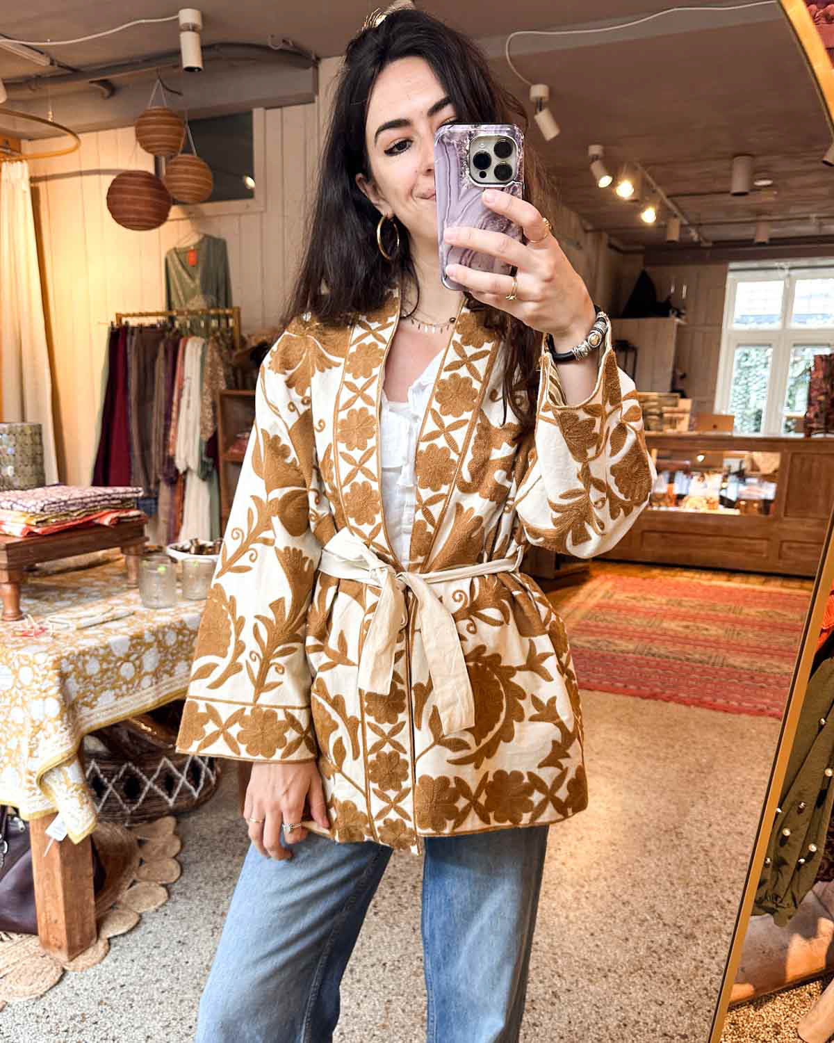 handgemaakt geborduurd jasje sumitra