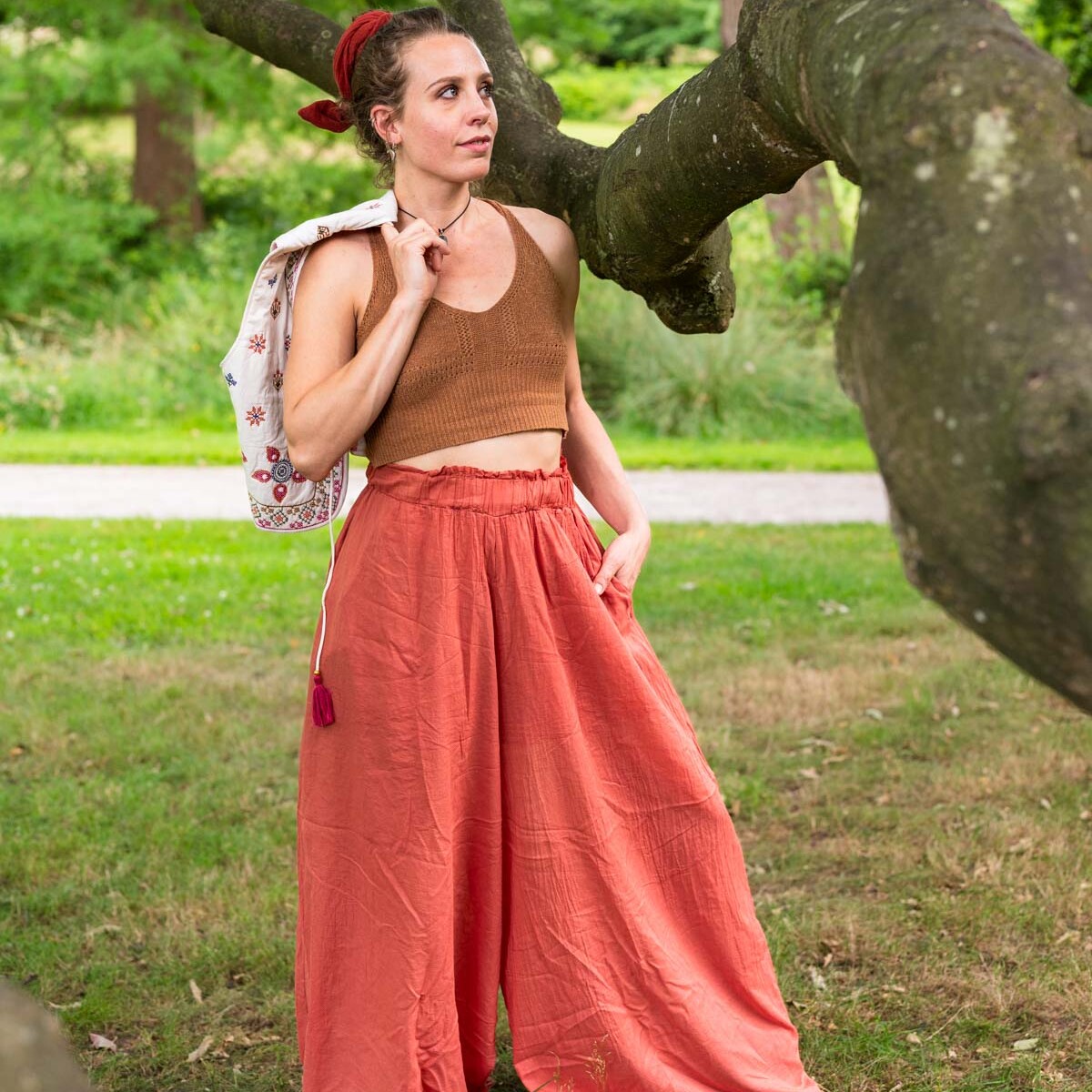 Bohemian damesbroek van katoen in oranje-roze met wijde pijpen – Solène van Garçonne