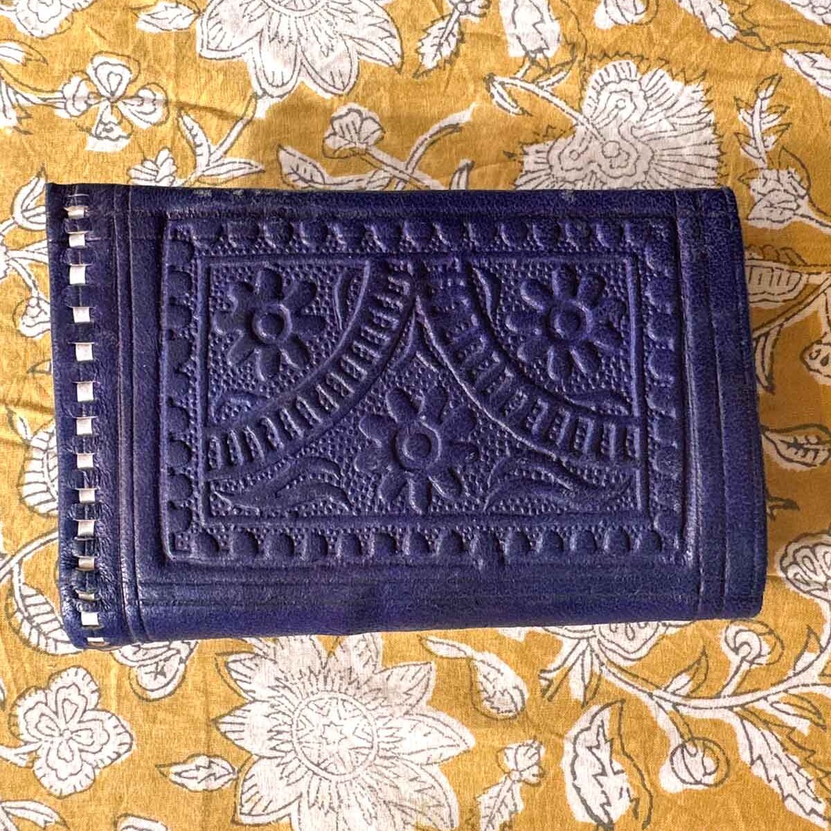 Handgemaakte leren portemonnee Saphir van zacht kamelenleer in donkerblauw