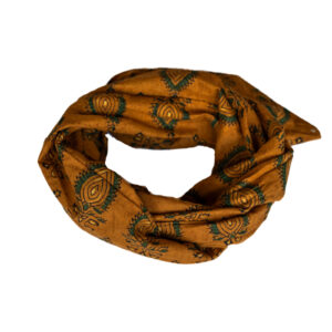 Handgemaakte boho haarband ‘Sahana’ honing – strikvorm